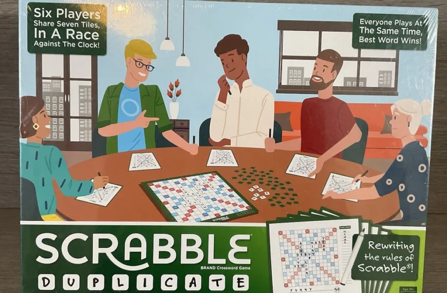 Box cover for "Scrabble Duplicate", featuring illustrations of six players engaged in a game, with the game board and pieces on the table, and promotional texts highlighting the game's features.