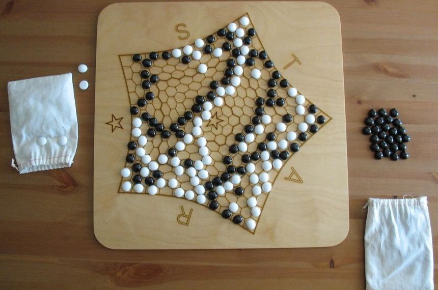 *Star (1999) Board Game