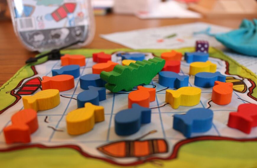 Fishy Tactics (2016) Board Game