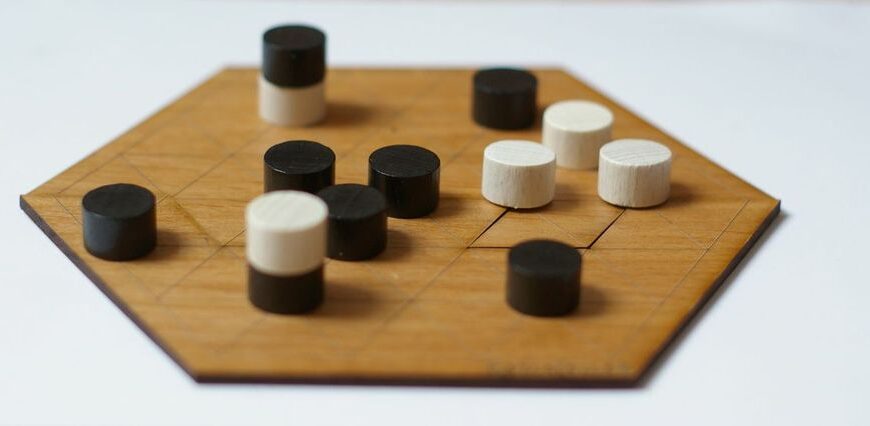 Attangle (2006) Board Game