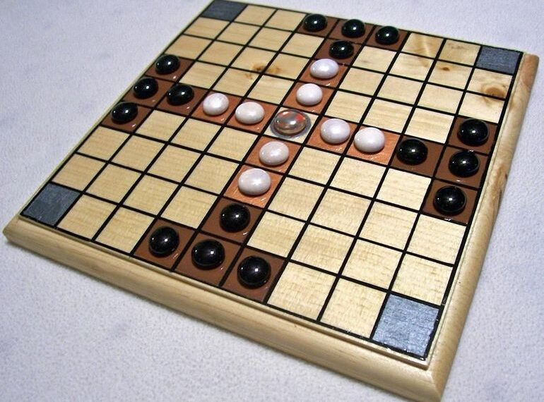 Tablut (1700) Board Game