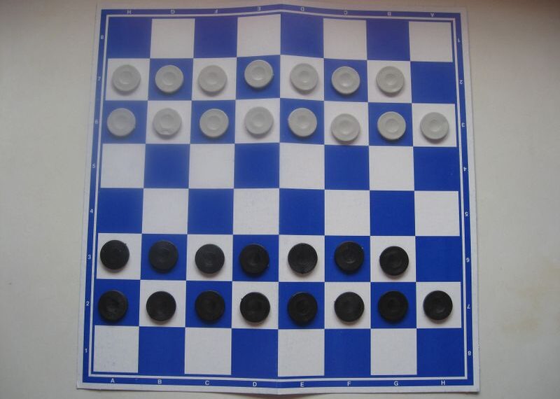 Turkish Checkers (1400) Board Game