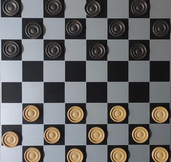 Spanish Checkers (1400) Board Game