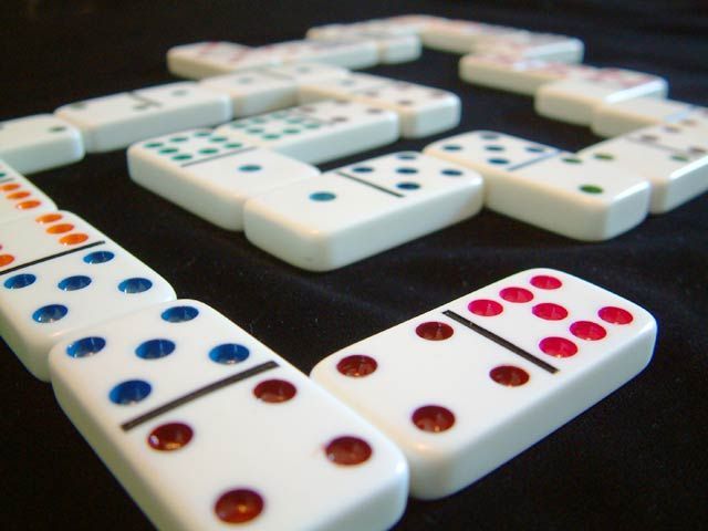 Dominoes (1500) Board Game